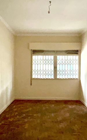 Casa à venda com 220m², 4 quartos e 2 vagas Casa à venda com 220m², 4 quartos e 2 vagasQuarto 3