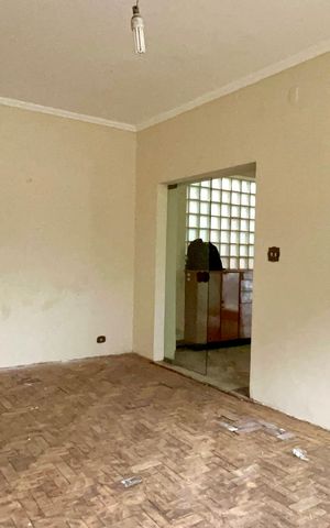 Casa à venda com 220m², 4 quartos e 2 vagas Casa à venda com 220m², 4 quartos e 2 vagasSala de Jantar