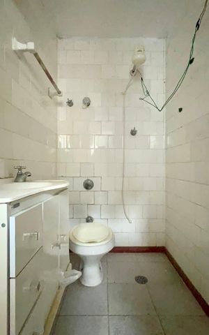 Casa à venda com 220m², 4 quartos e 2 vagas Casa à venda com 220m², 4 quartos e 2 vagasBanheiro de serviço