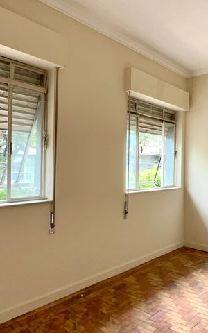 Casa à venda com 220m², 4 quartos e 2 vagas Casa à venda com 220m², 4 quartos e 2 vagasQuarto 1