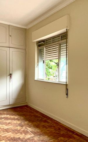 Casa à venda com 220m², 4 quartos e 2 vagas Casa à venda com 220m², 4 quartos e 2 vagasQuarto 1