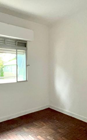 Casa à venda com 220m², 4 quartos e 2 vagas Casa à venda com 220m², 4 quartos e 2 vagasQuarto de Serviço