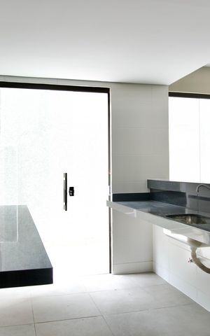 Apartamento à venda com 94m², 3 quartos e 2 vagas Apartamento à venda com 94m², 3 quartos e 2 vagasCozinha e Área de Serviço