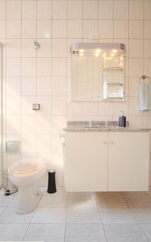 Casa à venda com 205m², 3 quartos e 4 vagasBanheiro da Suíte