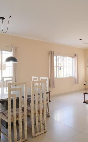 Casa à venda com 205m², 3 quartos e 4 vagasSala