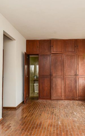 Apartamento à venda com 181m², 4 quartos e 2 vagas Apartamento à venda com 181m², 4 quartos e 2 vagasSuíte