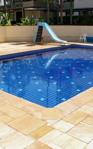 Apartamento à venda com 135m², 3 quartos e 3 vagas Apartamento à venda com 135m², 3 quartos e 3 vagasÁREA COMUM - PISCINA