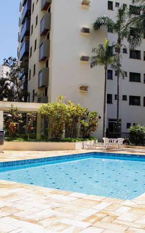 Apartamento à venda com 135m², 3 quartos e 3 vagas Apartamento à venda com 135m², 3 quartos e 3 vagasÁREA COMUM - PISCINA