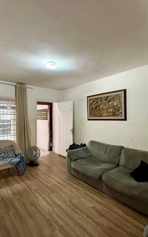 Casa à venda com 101m², 2 quartos e 1 vaga Casa à venda com 101m², 2 quartos e 1 vagaSala
