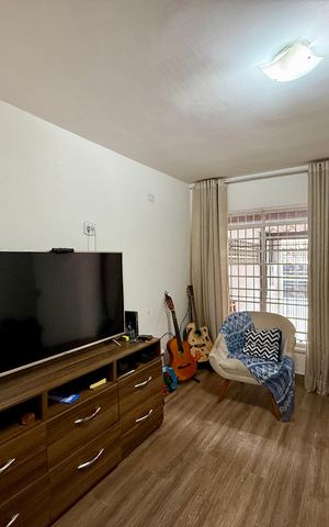 Casa à venda com 101m², 2 quartos e 1 vaga Casa à venda com 101m², 2 quartos e 1 vagaSala