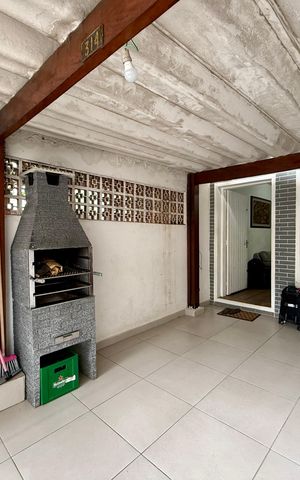 Casa à venda com 101m², 2 quartos e 1 vaga Casa à venda com 101m², 2 quartos e 1 vagaGaragem
