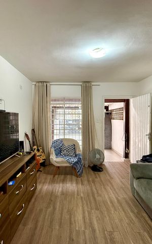Casa à venda com 101m², 2 quartos e 1 vaga Casa à venda com 101m², 2 quartos e 1 vagaSala
