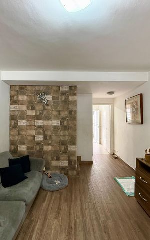 Casa à venda com 101m², 2 quartos e 1 vaga Casa à venda com 101m², 2 quartos e 1 vagaSala