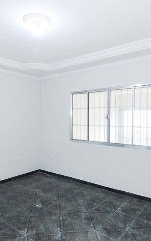 Casa à venda com 312m², 4 quartos e 2 vagasSala