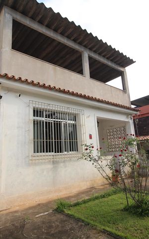 Casa à venda com 360m², 3 quartos e 3 vagasFachada