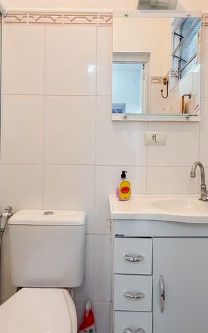 Casa à venda com 100m², 3 quartos e sem vaga Casa à venda com 100m², 3 quartos e sem vagaBanheiro Térreo