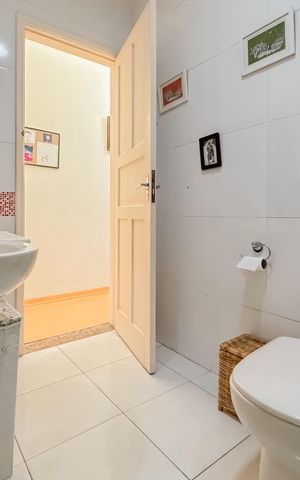 Casa à venda com 100m², 3 quartos e sem vaga Casa à venda com 100m², 3 quartos e sem vagaBanheiro do Piso Superior