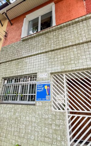 Casa à venda com 100m², 3 quartos e sem vaga Casa à venda com 100m², 3 quartos e sem vagaFachada