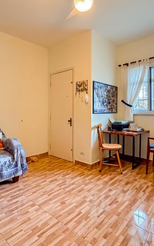 Casa à venda com 100m², 3 quartos e sem vaga Casa à venda com 100m², 3 quartos e sem vagaSala