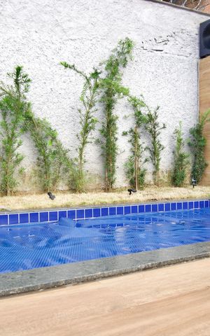 Casa à venda com 200m², 3 quartos e 2 vagas Casa à venda com 200m², 3 quartos e 2 vagasPiscina