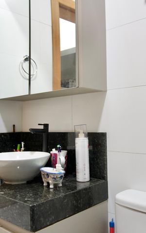 Casa à venda com 200m², 3 quartos e 2 vagas Casa à venda com 200m², 3 quartos e 2 vagasSuíte - Banheiro