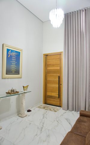 Casa à venda com 200m², 3 quartos e 2 vagas Casa à venda com 200m², 3 quartos e 2 vagasSala
