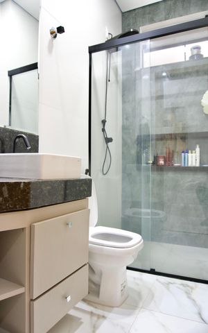 Casa à venda com 200m², 3 quartos e 2 vagas Casa à venda com 200m², 3 quartos e 2 vagasBanheiro Social
