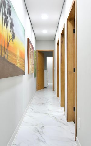 Casa à venda com 200m², 3 quartos e 2 vagas Casa à venda com 200m², 3 quartos e 2 vagasCorredor