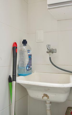 Casa à venda com 200m², 3 quartos e 2 vagas Casa à venda com 200m², 3 quartos e 2 vagasÁrea de Serviço