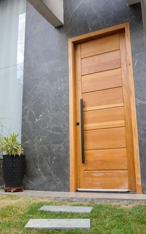 Casa à venda com 200m², 3 quartos e 2 vagas Casa à venda com 200m², 3 quartos e 2 vagasFachada