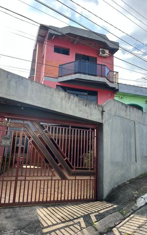 Casa à venda com 175m², 3 quartos e 5 vagas