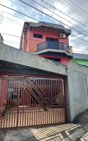 Casa à venda com 175m², 3 quartos e 5 vagas