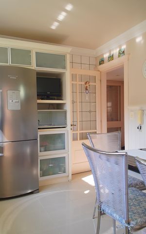 Casa à venda com 267m², 4 quartos e 2 vagasCozinha