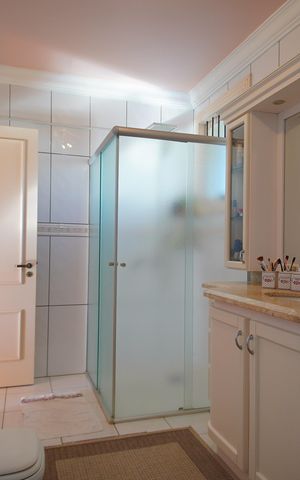 Casa à venda com 267m², 4 quartos e 2 vagasBanheiro da Suíte