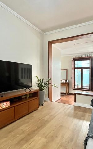 Casa à venda com 378m², 3 quartos e 2 vagas Casa à venda com 378m², 3 quartos e 2 vagasSala