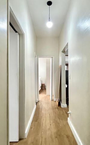 Casa à venda com 378m², 3 quartos e 2 vagas Casa à venda com 378m², 3 quartos e 2 vagasCorredor