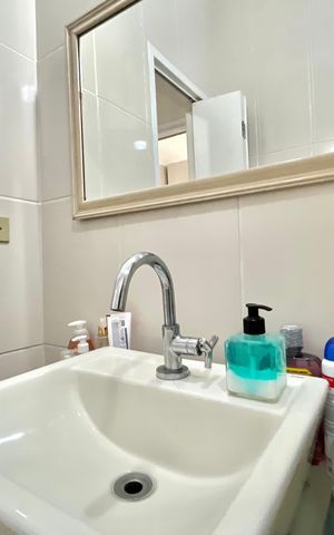 Casa à venda com 378m², 3 quartos e 2 vagas Casa à venda com 378m², 3 quartos e 2 vagasBanheiro Corredor