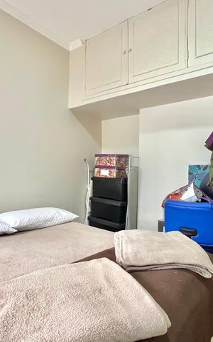 Casa à venda com 378m², 3 quartos e 2 vagas Casa à venda com 378m², 3 quartos e 2 vagasQuarto 2