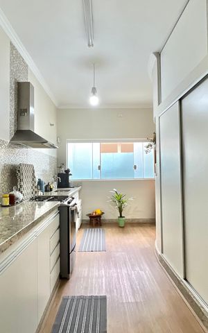 Casa à venda com 378m², 3 quartos e 2 vagas Casa à venda com 378m², 3 quartos e 2 vagasCozinha