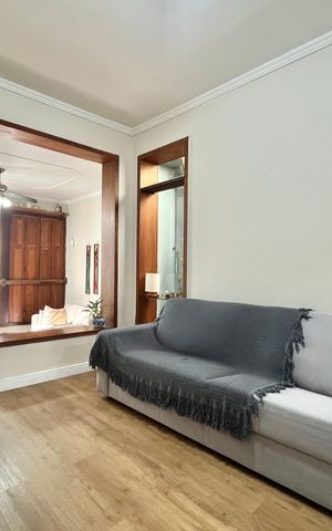 Casa à venda com 378m², 3 quartos e 2 vagas Casa à venda com 378m², 3 quartos e 2 vagasSala
