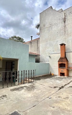 Casa à venda com 378m², 3 quartos e 2 vagas Casa à venda com 378m², 3 quartos e 2 vagasQuintal