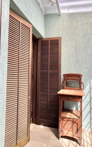 Casa à venda com 378m², 3 quartos e 2 vagas Casa à venda com 378m², 3 quartos e 2 vagasVaranda da Suíte