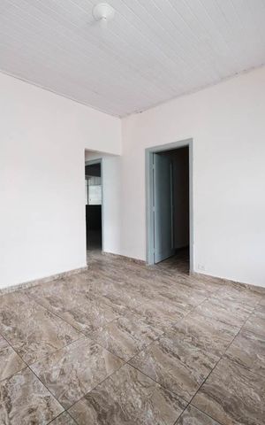 Casa à venda com 104m², 2 quartos e 1 vagaSala