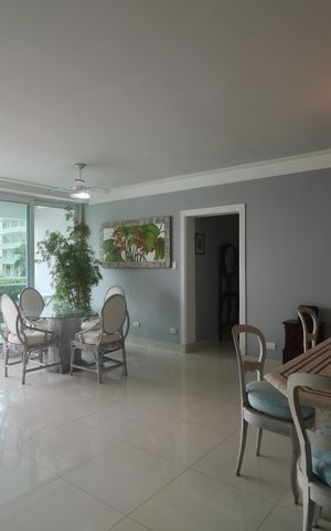 Apartamento para alugar com 220m², 3 quartos e 2 vagas Apartamento para alugar com 220m², 3 quartos e 2 vagasSala