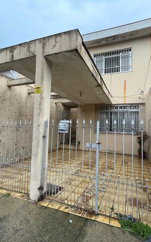 Casa à venda com 132m², 3 quartos e 2 vagas Casa à venda com 132m², 3 quartos e 2 vagasFachada