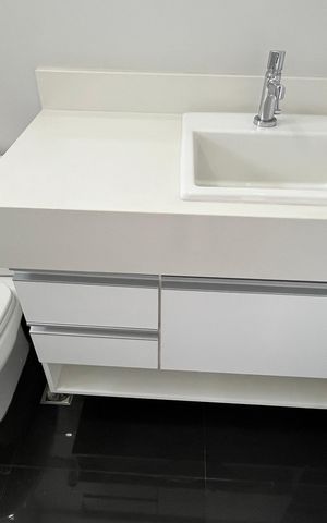 Apartamento à venda com 125m², 3 quartos e 2 vagas Apartamento à venda com 125m², 3 quartos e 2 vagasBanheiro da Suíte 1