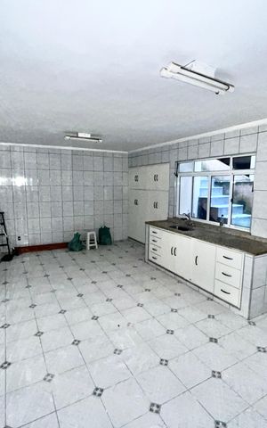 Casa para alugar com 300m², 4 quartos e 2 vagas