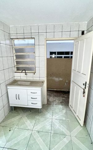 Casa para alugar com 300m², 4 quartos e 2 vagas