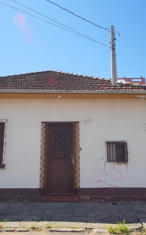 Casa para alugar com 115m², 2 quartos e 3 vagasFachada