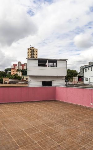 Casa à venda com 295m², 4 quartos e 2 vagas Casa à venda com 295m², 4 quartos e 2 vagasQuintal